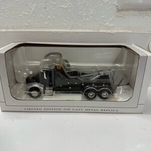 First Gear 1:50 Scale Kenworth T880 with Century 1060 Rotator Wrecker die-cast m